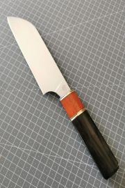 Encore une couteau style japonais aujourd'hui, acier inox 14c28n et manche en padouk et ébène de Makassar, commende client 😎

#knife #frenchknife...