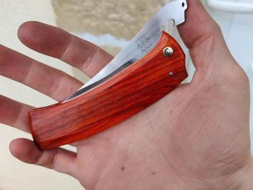 Piémontais en acier carbone xc100 et manche en padouk 🤓

#couteau #knife #knives #edc #coutellerie #knifeporn #messer #couteaux #knifemaker #artisanat #blade...