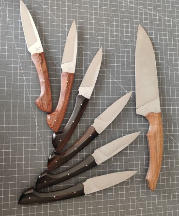 Couteau de cuisine artisanal, fabriqué par Florian Perrier, coutelier à Labosse dans l'Oise (60) Couteau de cuisine artisanal, fabriqué par Florian Perrier, coutelier à Labosse dans l'Oise (60)