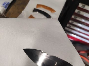 Petite révélation du jour ✨ 🤓

#couteau #knife #knives #edc #coutellerie #knifeporn #messer #couteaux #knifemaker #artisanat #blade #coltello #bushcraft...