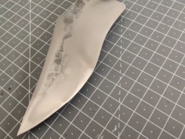 Le voilà sous d'autres angles 🤓

#world #bois #knives  #hunter #resine #monsterhunter