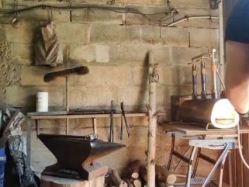 Et voilà la suite 🤓 
Alors vous avez compris se que je prépare ? 🧐

#couteau #knife #knives #edc #coutellerie #knifeporn #messer #couteaux #knifemaker...