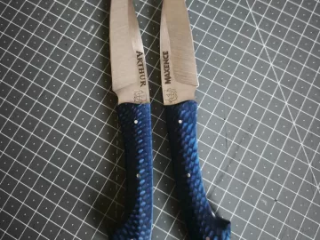 Commande client pour ces deux fils, avec chacun leur nom en gravure, merci à @lygravuresetcreations pour son super travail. 😎 Et mentions +++ pour Arthur...