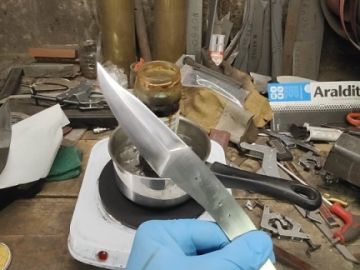 Petite révélation d'un acier sandwich carbone XC100 et 90mcv8 🤓

#couteau #knife #knives #edc #coutellerie #knifeporn #messer #couteaux #knifemaker...