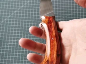 Retrouvez ce petit couteau sur ma table à @lateliercreatifcompiegne  le week-end du 5 Décembre 😉😁

#knife #frenchknife #coutellerie #couteaux #artisan...